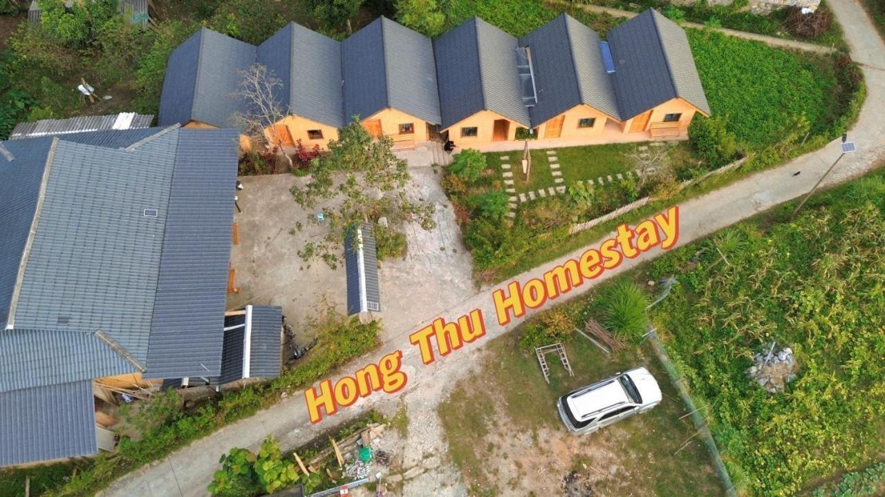 Hong Thu & Quan Ba